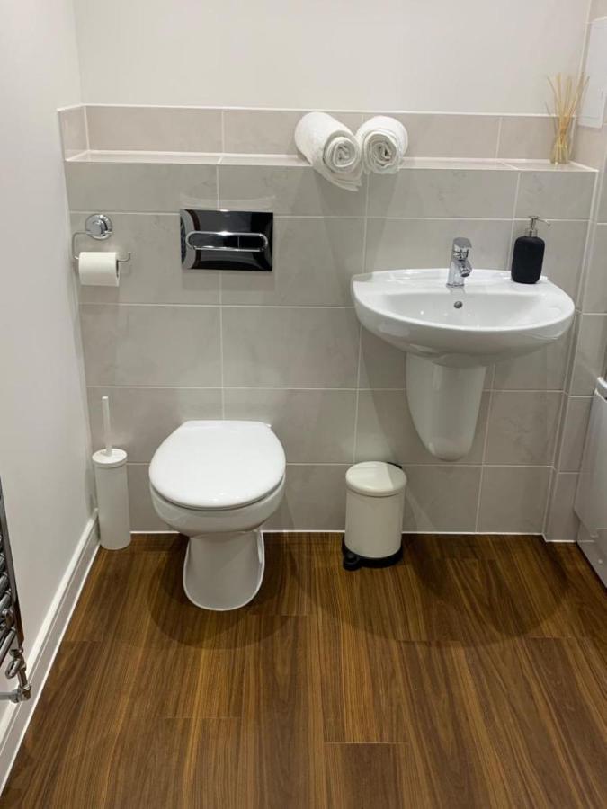 Lakeside 2 Bed Luxury Apartment No Parties No Events Early Check-In Late Check- Out Allowed West Thurrock Exterior photo