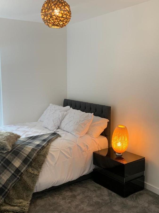 Lakeside 2 Bed Luxury Apartment No Parties No Events Early Check-In Late Check- Out Allowed West Thurrock Exterior photo