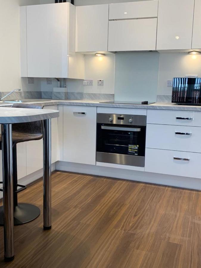 Lakeside 2 Bed Luxury Apartment No Parties No Events Early Check-In Late Check- Out Allowed West Thurrock Exterior photo