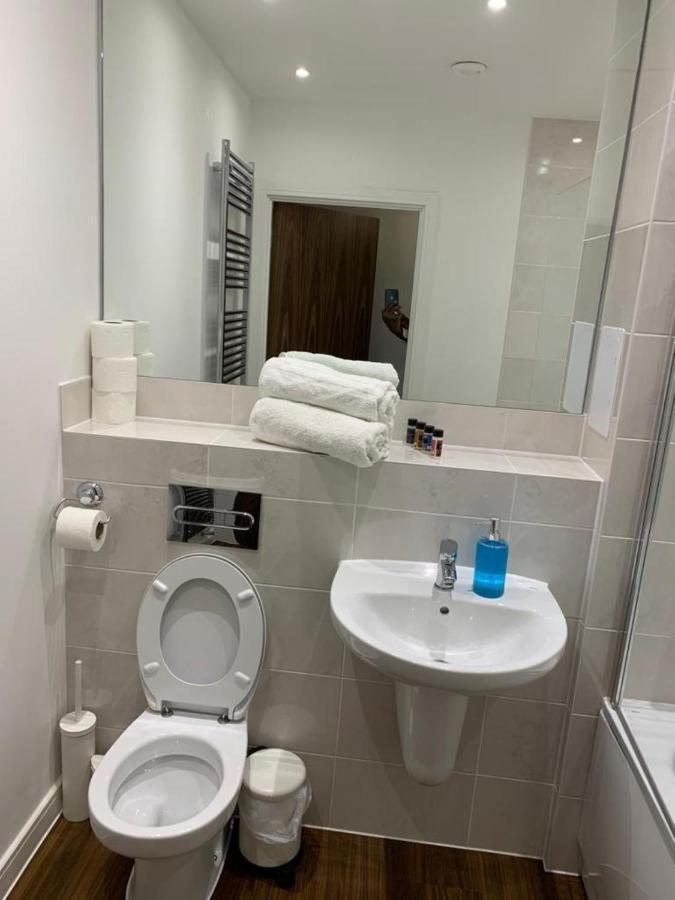 Lakeside 2 Bed Luxury Apartment No Parties No Events Early Check-In Late Check- Out Allowed West Thurrock Exterior photo